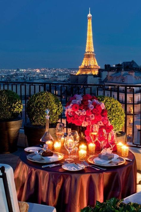 Breathtaking Supper under the Stars | Eiffel Tower ~ Paris #PANDORAvalentinescontest George V Paris, Rooftop Wedding Venue, Candlelit Dinner, Paris Trip, Rooftop Wedding, Bohol, Romantic Places, Sitting Pretty, Bacardi