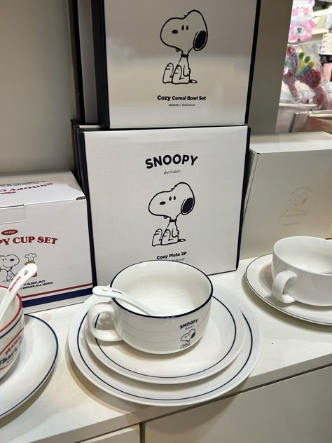 Charlie Brown, Snoopy, cute things, cute snoopy things, cute snoopy, SNOOPY, snoopy plates, snoopy today, things to buy with snoopy, snoopy sitting, snoopy cute, snoopy, Charlie Brown and Snoopy, Snoopy cute Household Aesthetic, Snoopy Merchandise, White Feed, Model Runway, Aesthetic Shorts, House Essentials, Snoopy Quotes, Snoopy Pictures, 1 Aesthetic