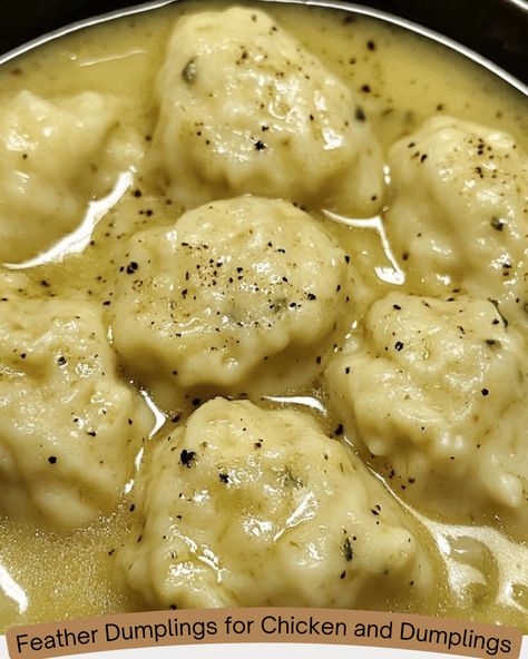 Feather Dumplings for Chicken and Dumplings - wikemy Savory Chicken, Easy Homemade Recipes, Grandmas Recipes, Pureed Food Recipes, Creamy Soup, Chicken And Dumplings, Old Recipes, Satisfying Food, Main Meals