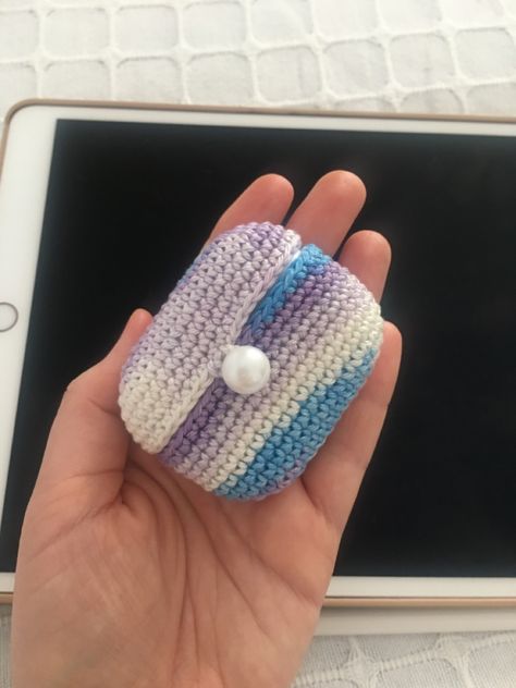 #crochet Crochet For Airpods, Airpods Cover, Crochet Necklace Pattern, Necklace Patterns, Simple Nails, Free Crochet, Crochet Necklace, Crochet Patterns, Necklaces