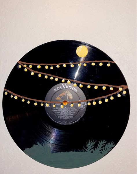 Easy Painted Records, Vynil Record Painting, Vynal Painting Ideas, Record Painting Ideas Aesthetic Easy, Painting Ideas On Records, Vinyl Painting Ideas Easy, Vynil Record Painting Ideas, Vinyl Record Painting Ideas Easy, Vinyl Record Art Aesthetic