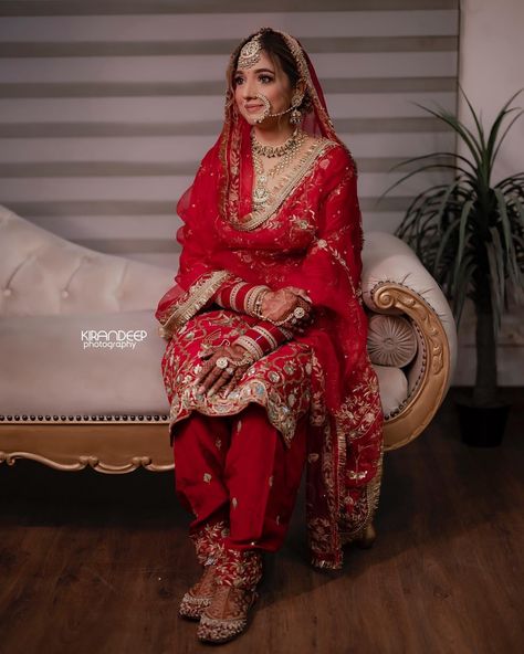 Sikh Wedding Dress, Wedding Suits For Bride, Punjabi Wedding Suit, Bridal Suits Punjabi, Wedding Outfits Indian, Latest Bridal Lehenga Designs, Bride Suit, Sikh Bride, Bridal Lehenga Designs