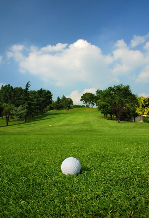 Golf ball on green grass with golf course background 02 Golf Field Aesthetic, Golf Invite, Golf Course Aesthetic, Golf Wallpaper, Photoshop Gradients, Golf Field, Samsung Wallpapers, Golf Course Photography, Golf Clubhouse