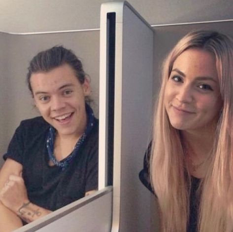 Harry And Gemma Styles, Gemma Styles Hair, Harry And Gemma, Harry Styles 2014, Prince Hair, Gemma Styles, Holmes Chapel, Harry Styles Live On Tour, Harry Styles Edits