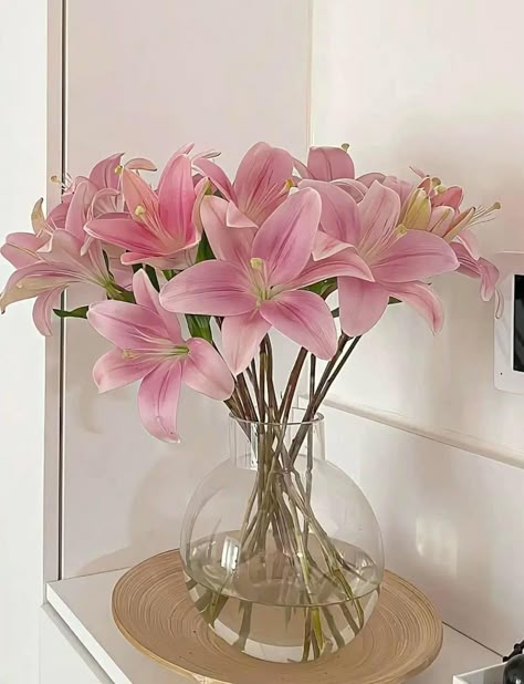 Lilly Flower Bouquet Aesthetic, Pink Flowers Aesthetic Bouquet, Aesthetic Pink Flower Bouquet, Pink Lilies Bouquet Aesthetic, Pink Flowers In Vase Aesthetic, Stargazer Lily, Boquette Flowers, Nothing But Flowers, Flower Therapy