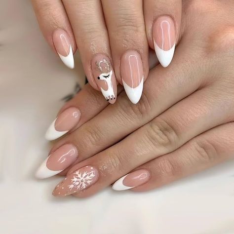 Snowflake Nail, Ballet Nails, Medium Almond, Christmas Glitter, Fake Nails With Glue, Snowflake Nails, Snowflake Design, New Nail Art, Winter Nail