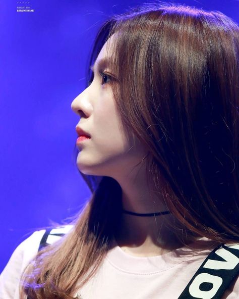 Idols With Big Nose, Kpop Female Idols, Sephora Eyeshadow Palette, Summer Brunette, Makeup Artist Portfolio, Side Profiles, Sephora Eyeshadow, Makeup Wallpapers, Ga Ada