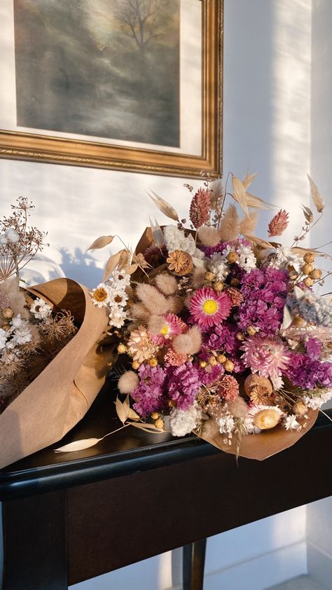 Dried flower bunches. Everlasting bouquets. Sustainable flower decorations Market Stall Ideas, Flowers Market, Everlasting Bouquet, Flower Bunches, Sustainable Flowers, Market Stall, Market Stalls, Bunch Of Flowers, Flower Market