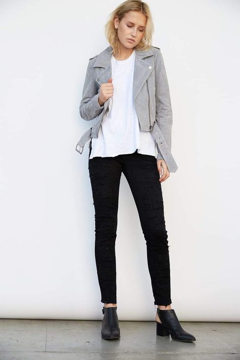 Grey Jacket Outfit, Suede Jacket Outfit, Grey Suede Jacket, Suede Moto Jacket, Outfit Mujer, Suede Belt, Grey Suede, Blank Nyc, Grey Pants