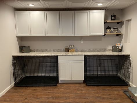 Dog Crate Mudroom Ideas, Dog Crate Storage Ideas, Dog Room Office Combo, Dog Crate Mudroom, Dog Area Mudroom, Dog Crate Laundry Room, Dog Mud Room Ideas Farmhouse, Dog Crate Storage, Dog Kennel In Laundry Room