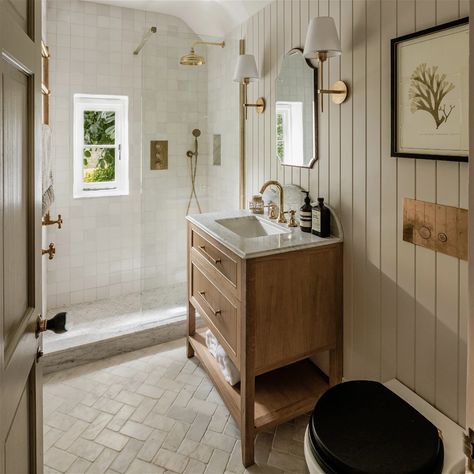 French Country Modern Bathroom, Bath And Shower Room, Modern Farmhouse Master Bath, Modern Farmhouse Bathroom Design, Vintage House Decor, Parisian Bathroom, Dream Family Home, Shower Room Ideas, Barn Bathroom