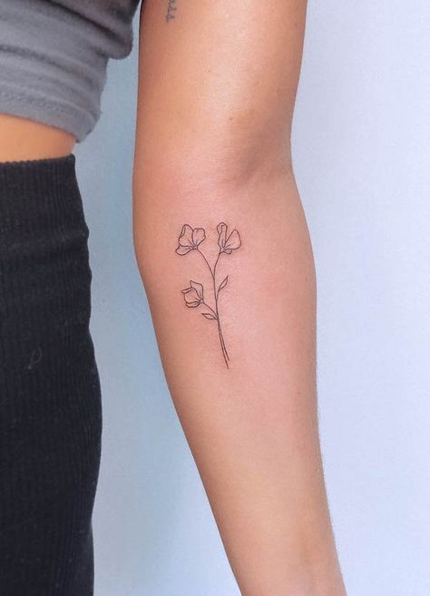 April Month Tattoo Ideas, April Birth Tattoo, Dainty Violet Tattoo, March Tattoo Flower, Birth Flower Tattoos Simple, April Tattoos Birth Month, Fine Line December Birth Flower Tattoo, Minimalist Violet Flower Tattoo, Birthmonth Tattoo Minimalist