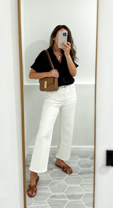 Cream Cropped Wide Leg Jeans Outfit, January Business Casual Work Outfits, Texas Summer Work Outfits, Summer Work Tops, Simple Outfits Midsize, Casual Summer Outfits For Petite Women, Beach Business Casual, Śéxý Outfit, Soft Minimalism Fashion