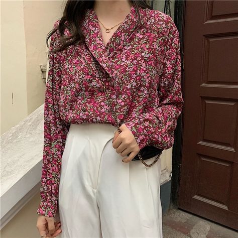 Floral Shirt Outfit, Blouse Korea, Korean Tops, Blouse Casual Fashion, Flower Blouse, Diy Clothes Design, Formal Pants, Everyday Fashion Outfits, Trendy Fashion Tops