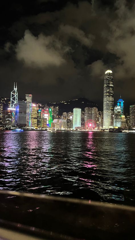 Hong Kong Bucket List, Hongkong Night, Hong Kong Aesthetic, Hong Kong Night, Hong Kong Skyline, October Holidays, Nightclub Aesthetic, Holiday Stories, Hong Kong Travel