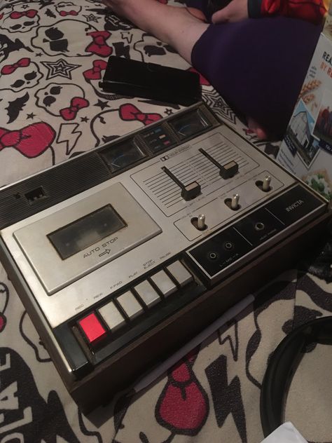 Hey do any of you know anything about a realistic arc-35 stereo cassette tape deck player Dolby system? I’m looking for information like how old it is and how much it should be sold for and stuff and I have no idea Casette Player Aesthetic, Current Joys, Cassette Deck, Tape Deck, Gold Aesthetic, Cassette Player, Music Aesthetic, Cool Tech, Indie Music