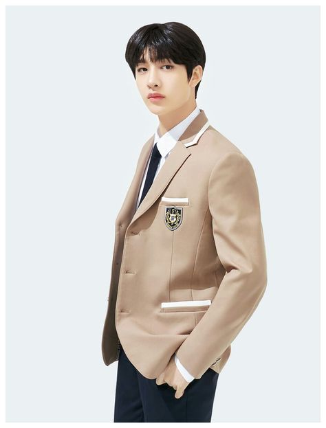 Skz Ivy Club, Ivy Club, Fashion Model Sketch, Sky Castle, School Uniform Kids, Boys Uniforms, Blazer For Boys, Boys School Uniform, Celebrity Style Red Carpet