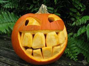 BIG TEETH Jack O Lantern Pumpkins Designs, Halloween Carvings, Funny Jack O Lanterns, Funny Pumpkin Carvings, Funny Halloween Decorations, Cute Pumpkin Carving, Pumkin Carving, Creative Pumpkin Carving, Amazing Pumpkin Carving