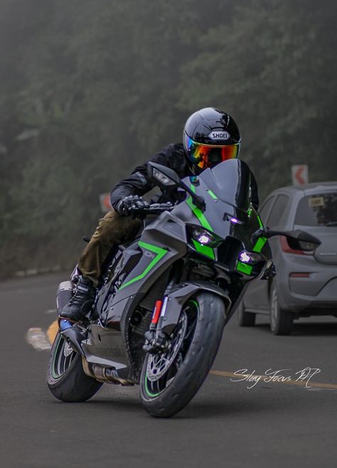 Zx10r Modified, Pretty Bikes, Bike Collection, Kawasaki Motor, Kawasaki Motorcycle, Biker Photography, Kawasaki Zx10r, Kawasaki Bikes, Super Bike