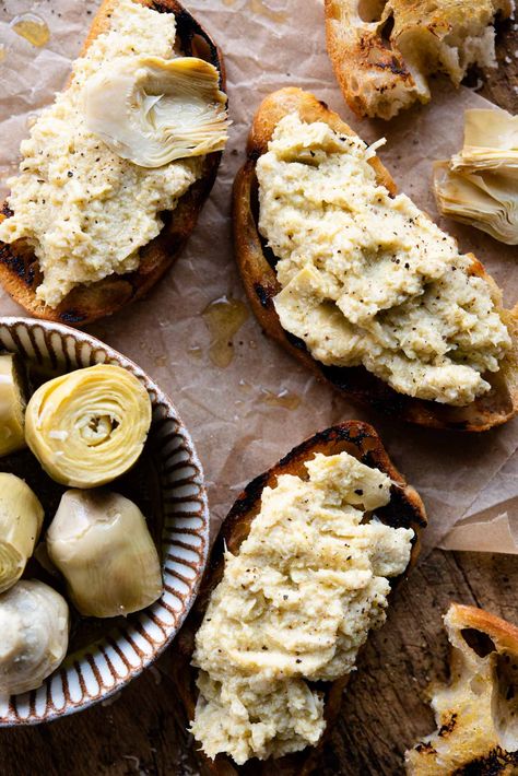 Artichoke Bruschetta (Quick, Easy & Delicious) Artichoke Bruschetta Recipes, Artichoke Crostini, Artichoke Tapenade, Artichoke Bruschetta, Artichoke Appetizer, Artichoke Pesto, 5 Minute Recipe, Italian Appetizer, Pasta With Peas