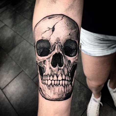 H Tattoo, Tattoo Trend, Healing Tattoo, Full Sleeve Tattoos, Skull Tattoo Design, Skull Tattoos, Skin Art, Forearm Tattoos, Blackwork Tattoo