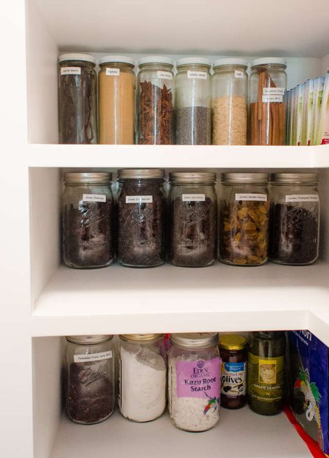 8 Ways to Organize Your Kitchen with Mason Jars — Mason Jar Everlasting Paleo Pantry, Airtight Storage, Pumpkin Door, Pantry Items, Airtight Containers, Pantry Design, Kitchen Canisters, Tree Crafts, Canister Sets