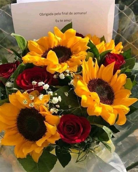 Sunflowers And Roses, Sunflower Arrangements, Boquette Flowers, Sunflower Bouquets, Flowers Bouquet Gift, Nothing But Flowers, Flower Therapy, Happy Flowers, Beautiful Bouquet Of Flowers