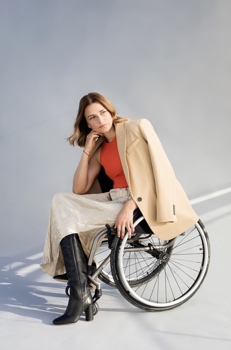 Wheelchair Photoshoot, Wheelchair Outfits, Wheelchair Fashion, Wheelchair Women, Studio Portraits, Shoot Ideas, Senior Photos, Wheelchair, Photo Shoot