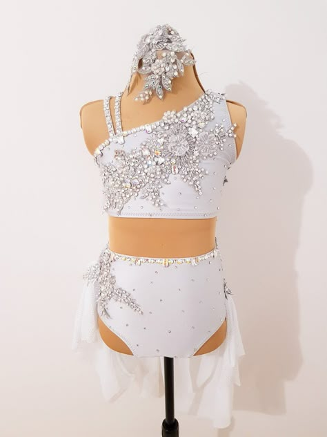 Sparkly Dance Costume, Dancewear Patterns, Cute Dance Costumes, Pretty Dance Costumes, Competition Outfit, Contemporary Dance Costumes, Costumes Couture, Dance Competition Costumes, Lyrical Costumes