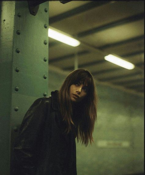 Outdoor Portrait, Night Portrait, Photographie Portrait Inspiration, Street Portrait, U Bahn, Parking Garage, Foto Art, Cinematic Photography, Taylor Swift Pictures