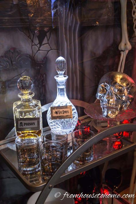 Diy Halloween Bottles, Halloween Bar Cart, Halloween Party Bar, Halloween Bottle Labels, Halloween Haunted House Decorations, Halloween Bar, Leaf Projects, Feather Centerpieces, Halloween Bottles