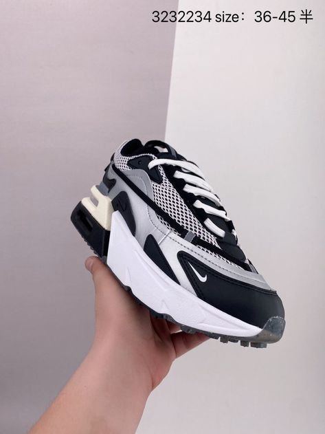 Nike Air Max Furyosa, Shoes Football, Foams Shoes, Sports Trainers, Mens Nike Shoes, Football Shoes, Green Man, Air Max Sneakers, Basketball Shoes