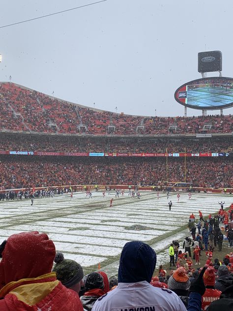 Arrowhead Stadium KCMO Arrowhead Stadium, Nfl Stadiums, Football Field, Football Stadiums, Cold Season, Future Life, Kansas City Chiefs, Pittsburgh, Kansas City