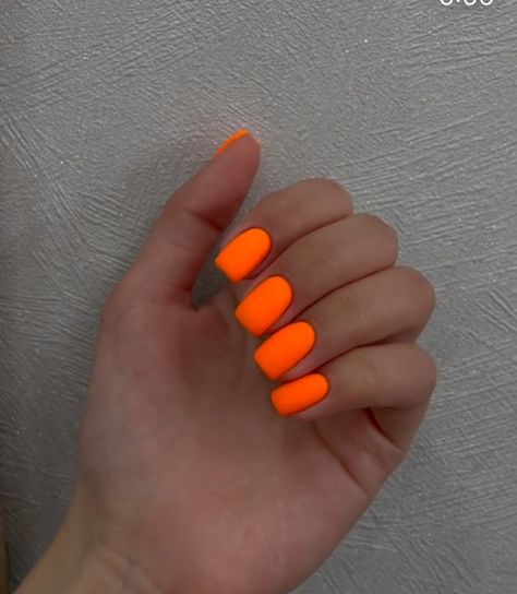 Fluorescent Orange Nails, Fluorescent Yellow Nails, Bright Neon Orange Nails, Bright Orange Summer Nails, Neon Orange Nails With Design, Matte Neon Nails, Neon Colored Nails, Neon Short Nails, Orange Toe Nails