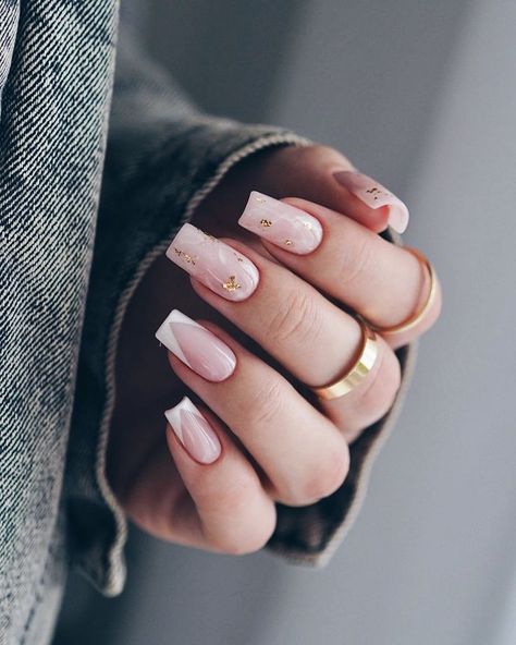 Nail Designs for Winter 2023-2024 18 Ideas: Your Ultimate Guide - Women-Lifestyle.com Slim Nails, Simple Wedding Nails, Oval Nails Designs, New Years Nail Designs, Wedding Nails French, Pink Manicure, Nude Nail Designs, Wedding Nails Design, Sparkle Nails