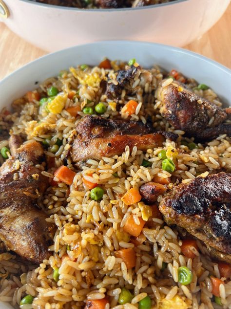 Chicken Pelau Recipe, Honey Jerk Salmon, Chicken Pelau, Easy Jerk Chicken, Jerk Chicken And Rice, One Pot Chicken And Rice, Jerk Salmon, Jerk Chicken Recipe, Chicken And Rice Dishes