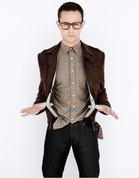 Joseph Gordon-Levitt Gordon Levitt, Joseph Gordon, 500 Days Of Summer, Joseph Gordon Levitt, Suspenders Men, Outfits Hombre, Zooey Deschanel, The Perfect Guy, Wearing Glasses