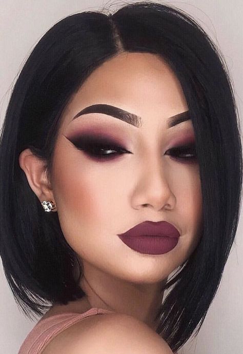 Makeup For Burgundy Dress, Burgundy Makeup Look, Burgundy Makeup, Makeup Cantik, Make Up Designs, Holiday Makeup Looks, Dark Lipstick, Makijaż Smokey Eye, Beauty Make-up