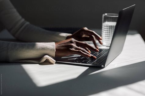 Woman With Laptop Photography, Laptop Photography, Close Up Photography, Low Lights, Design Portfolio, Aesthetic Photography, Portfolio Design, Business Women, Close Up