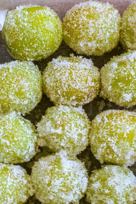 Sour Candy Grapes - Sweet Cs Designs Sour Candy Grapes, Candied Grapes Recipe, Candy Grapes, French Toast Bites, Grapes And Cheese, Shrunken Head, Sour Grapes, Sour Candy, Green Grapes