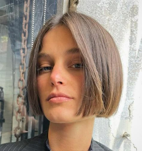 Short Bob Hairstyles No Bangs, Short Bob Without Bangs, Mod Bob Haircut, Chin Length Hair No Bangs, Chin Length Bob No Bangs, Bob Haircut For Straight Hair, Shaggy Bob No Bangs, Short Bob No Bangs, Short Bob Hairstyles For Fine Hair