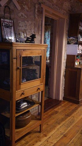 Make this shorter for crick and blue ware display by fireplace. Antique Roadshow, Meat Safe, Kitchen Dressers, Country Kitchen Countertops, 1920s Kitchen, Grey Farmhouse Kitchen, Natural Cork Flooring, Jelly Cabinet, Old Kitchen Cabinets