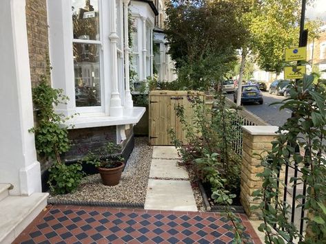 Victorian Front Garden Ideas, Terrace House Front Garden, Terraced House Front Garden, Victorian Terrace Front Garden, Victorian Terrace Garden, Victorian Front Garden, Garden Victorian, Terrace House Exterior, Victorian House Renovation