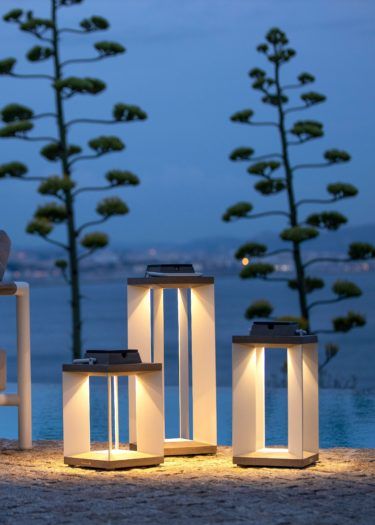 Kursi Outdoor, Space Lighting, Solar Lighting, Solar Lantern, Outdoor Lantern, Glass Centerpieces, Lantern Design, Candle Displays, Outdoor Floor Lamps