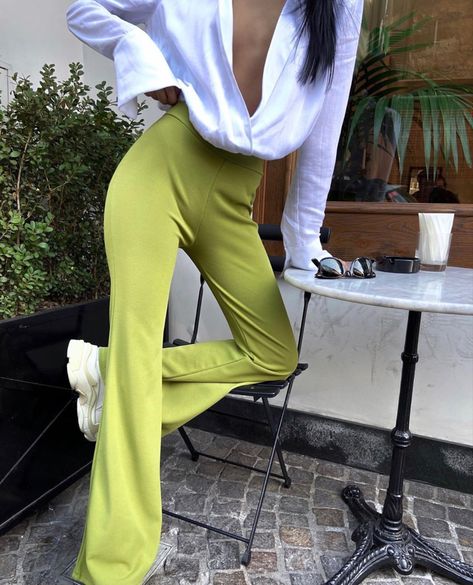 Trumpet Pants, Bootleg Pants, Trumpet Sleeve, Shirt Tucked In, Mood Board Fashion, Cardi B, White Skirts, Pants Outfit, Spring Summer Fashion