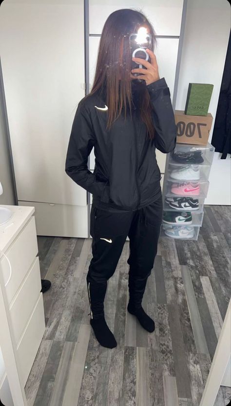 Lacoste Tn Girl, Nike Tracksuits Woman, Lacoste Tn, Jogging Nike, Mermaid Leggings, Zara Drip, Outfit Zara, Mode Zara, Outfits Streetwear