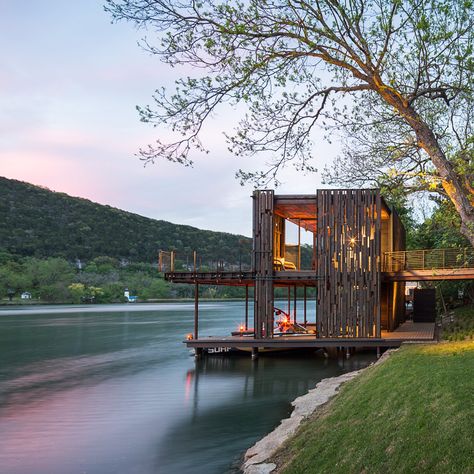 Andersson-Wise Architects has created a boathouse in Texas - Treehouse - House Exterior Bunny Run, Lakefront Living, Lake Austin, Lakefront Property, Guest Cottage, Floating House, Waterfront Property, Building Permits, Boat Dock