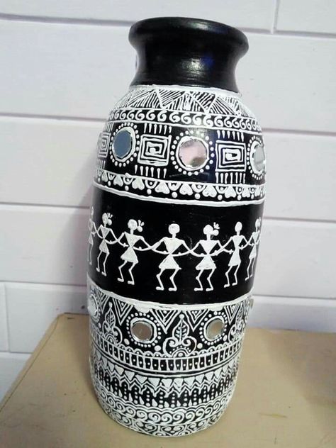 Black And White Pot Painting, Mud Bottle Painting, Lippan Art On Pot, Matka Painting, Boots Painting, Bottle Cap Wall Art, Bottle Paintings, Kalash Decoration, Acrylic Paint Bottles