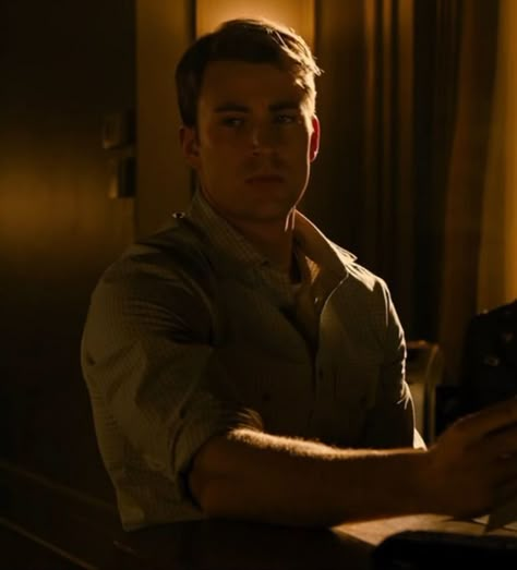 Classical Romance, Steve Rogers Aesthetic, Captain America Poster, Captain Rogers, Steven Grant Rogers, Steven Grant, Avengers 2012, Christopher Evans, Avengers Cast