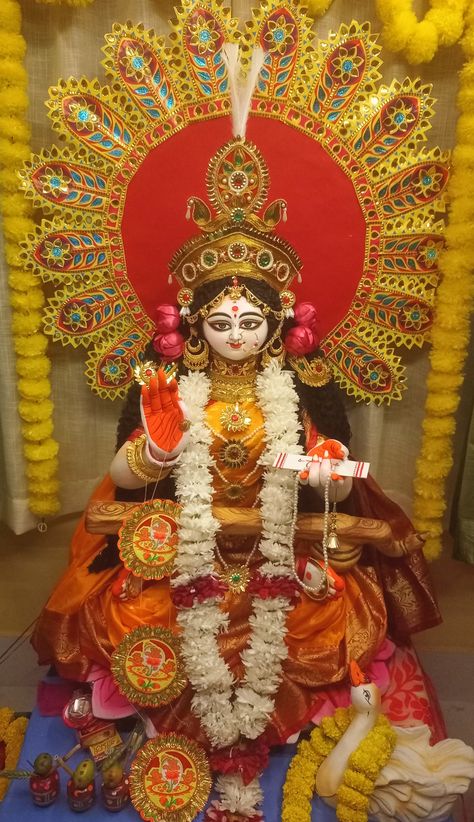 Kulasai Mutharamman, Devi Murti, Bong Aesthetic, Dharma Quotes, Pooja Backdrop, Ma Saraswati, Goddess Pictures, Navratri Pooja, Gauri Decoration